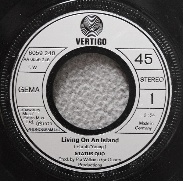 Status Quo : Living On An Island (7", Single)