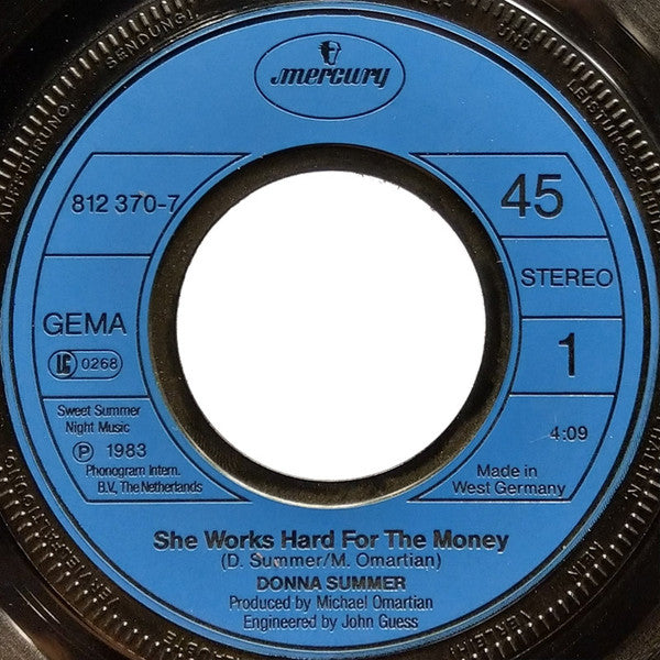 Donna Summer : She Works Hard For The Money (7", Single)