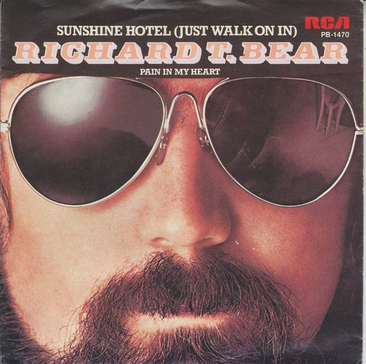 Richard T. Bear : Sunshine Hotel (7", Single)