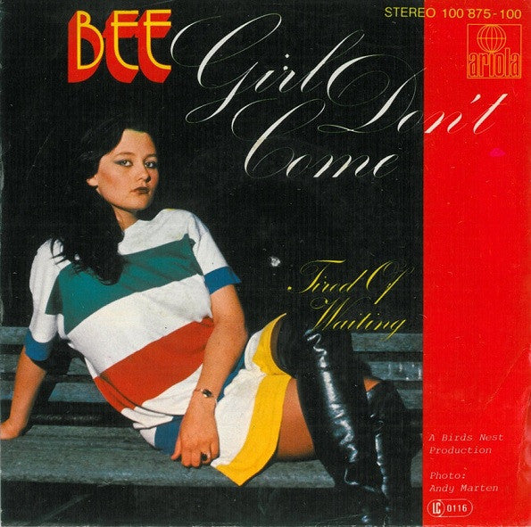 Bee (12) : Girl Don't Come (7", Single)