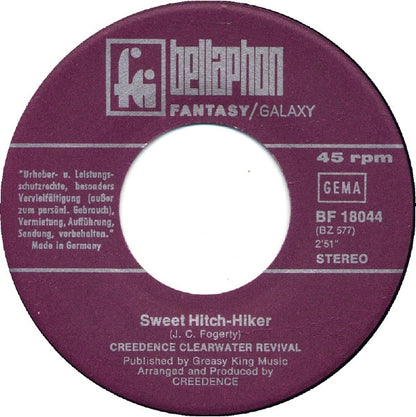 Creedence Clearwater Revival : Sweet Hitch-Hiker / Door To Door (7", Single)