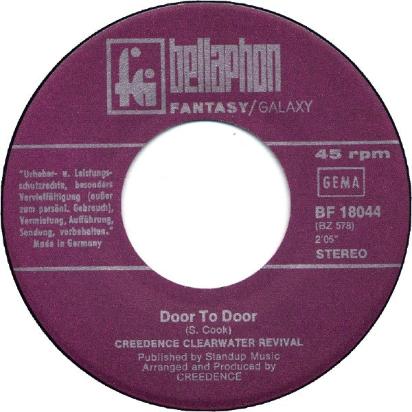 Creedence Clearwater Revival : Sweet Hitch-Hiker / Door To Door (7", Single)