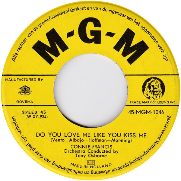 Connie Francis : Among My Souvenirs / Do You Love Me Like You Kiss Me (7", Single)