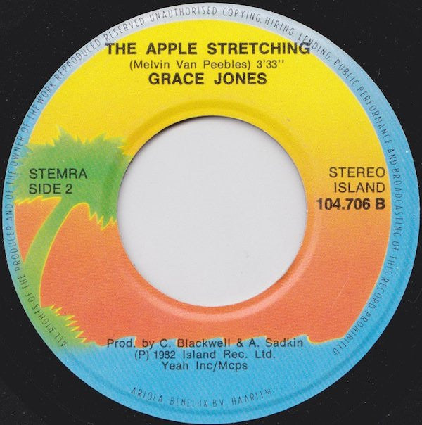 Grace Jones : Nipple To The Bottle / The Apple Stretching (7", Single)